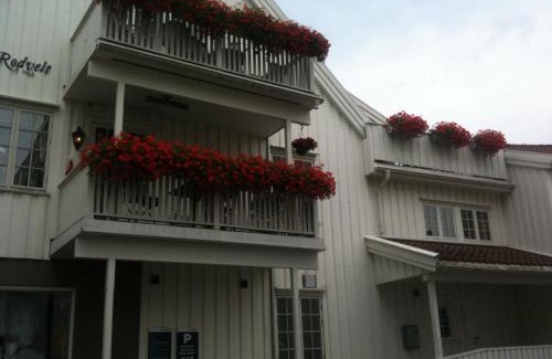 Grimstad House | Holsthuset Losji