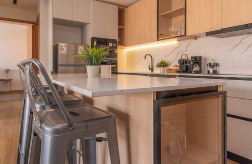 El Golf Apartment | HOM |El Golf-Mall Costanera Center 5PAX Las Condes