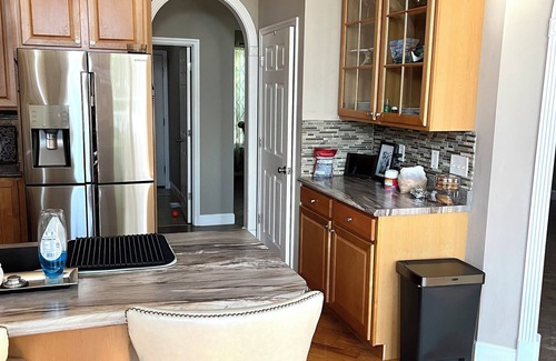 Glencoe House | Home away from Home 3-bedroom house in amazing O'Fallon with WiFi, AC