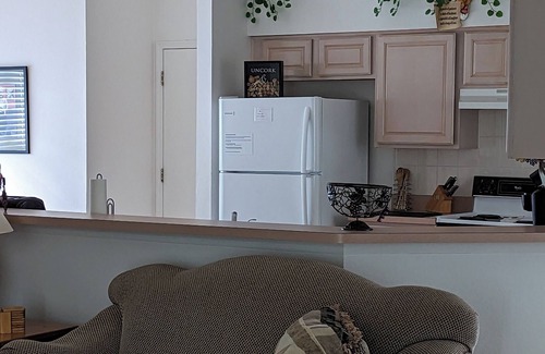 Chatham Park House | Home away from Home. Charming 3-bedroom house with AC and WiFi in Kissimmee
