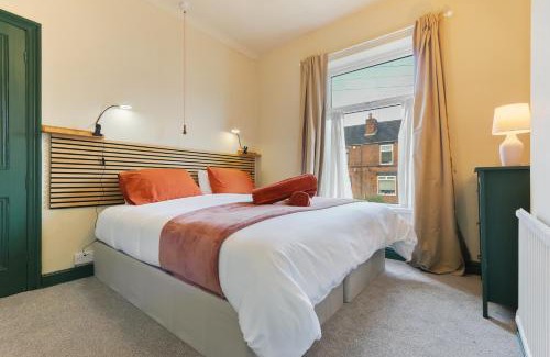 Rotherham Apartment | Home from Home 4 Bed - Ideal for Workers & Great for Groups, FREE Parking, Spacious, Pet Friendly Netflix