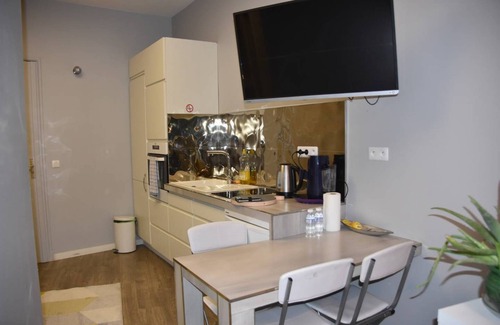 Porte-Dauphine House | Home in Paris Eiffel Tower & Champs Elysees