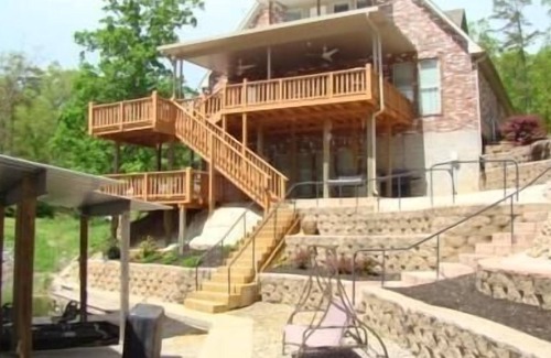 Lakeland House | Home Is Located On The Water In A Cozy Cove With A Great View