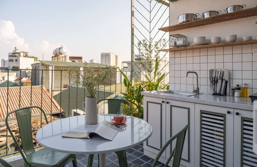 Hang Bac Apartment | HOME KEY Villa with Rooftop Pool and Gym