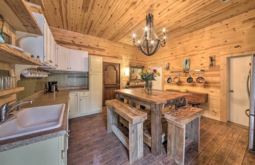 New Braunfels House | Home w/Large Deck & BBQ Grill in New Braunfels