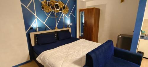 Gomti Nagar Apartment | HomeiiHood stay