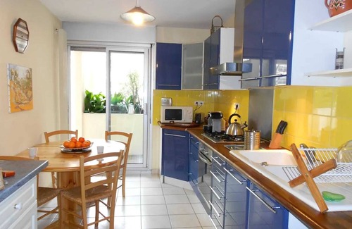 Comedie Apartment | Homerez - Apartment in Montpellier