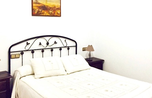 Setenil de las Bodegas House | Homerez - Spacious house for 4 ppl. with balcony at Setenil de las Bodegas