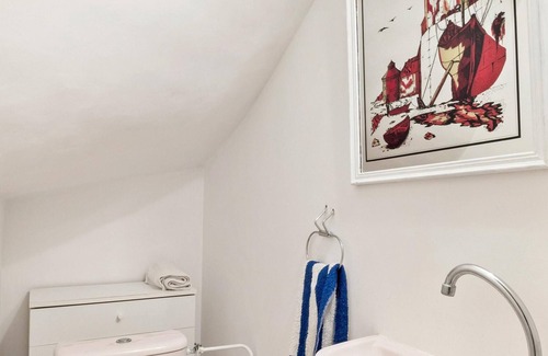 Saint-Cyr-sur-le-Rhone House | Homerez - House for 8 ppl. with garden and terrace at Saint-Cyr-sur-le-Rhône