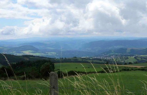 Les Salces House | Homerez - House 5 km away from the slopes for 4 ppl. with terrace at Les Salces