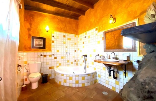 Isora House | Homerez - House 5 km away from the beach for 6 ppl. with terrace at Isora