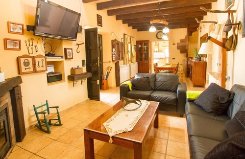 Sencelles House | Homerez - House for 8 ppl. with swimming-pool, garden and terrace at Sencelles