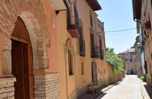 Sieso de Huesca House | Homerez - Property for 4 ppl. with swimming-pool and terrace at Sieso de Huesca