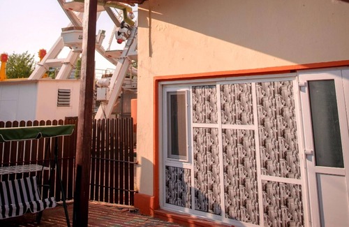 Constanta Apartment | Homerez - Studio 500 m away from the beach for 2 ppl. with garden at Constanța