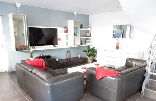 Lunel Villa | Homerez - Villa 18 km away from the beach for 8 ppl. with swimming-pool at Lunel