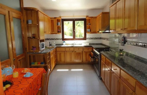 Santa Cruz House | Homerez - Welcoming House in Santa Cruz with Garden of 269 m²