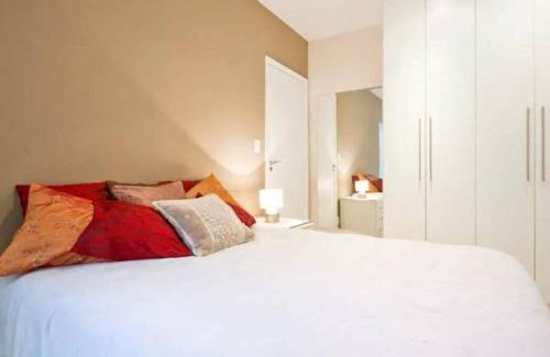 Auxiliadora House | HomeStay 3 na Carlos Gomes não tem garagem