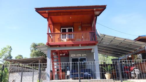 Tomohon House | Homestay Alina
