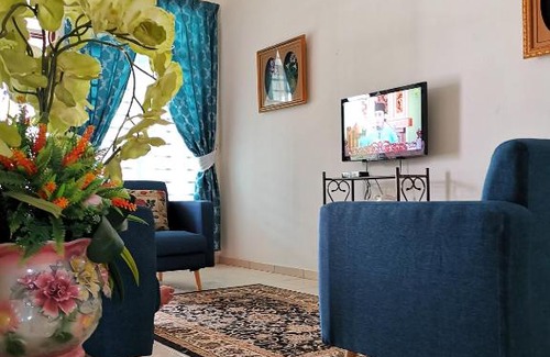 Sungai Baru Tengah House | Homestay MdmMai Private Pool