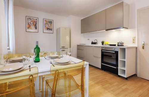 Wurzburg City Centre Apartment | homie stay Karmeliten Apartments