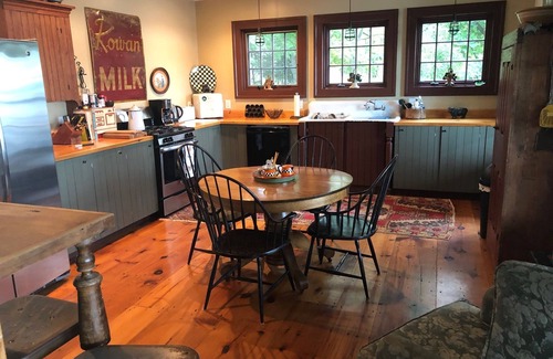 Town of Ledyard House | Honey’s Camp