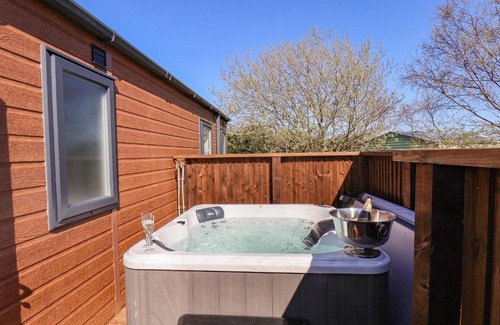 Runswick Bay House | Honeysuckle Lodge