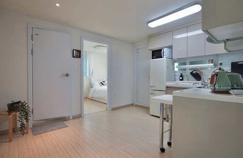 Yeonnam-dong Apartment | [Hongdae]Hotel-style bedding/3BR/Rooftop terrace/Pick-up service/1 Car Parking