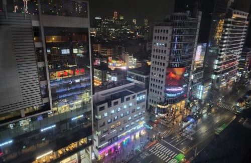 Mapo Apartment | Hongdae Station, Exit 2