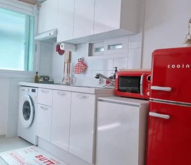 Seogyo-dong Apartment | Hongdae Ttasup Stay- 3mins to Hongdae Entrance station