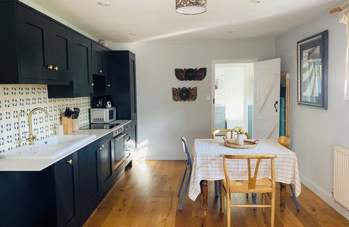 Robertsbridge Cottage | Hop at Tipsy Cottages: a romantic rural retreat