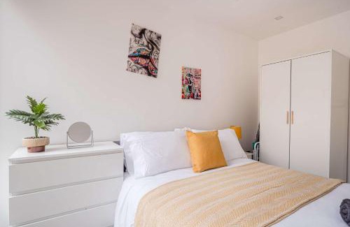 Ipswich Apartment | Host & Stay - Maple Court