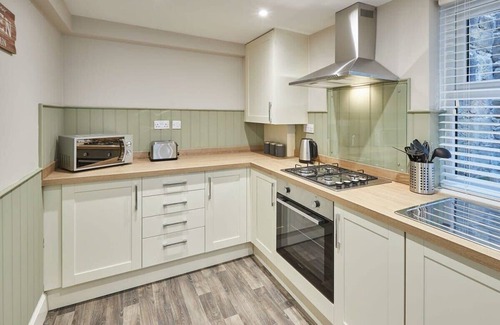 South Charlton House | Host & Stay | Sion Hall Cottage