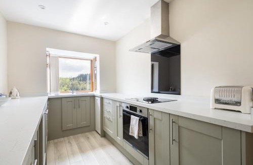 Carlton-in-Cleveland House | Host & Stay - The Willows