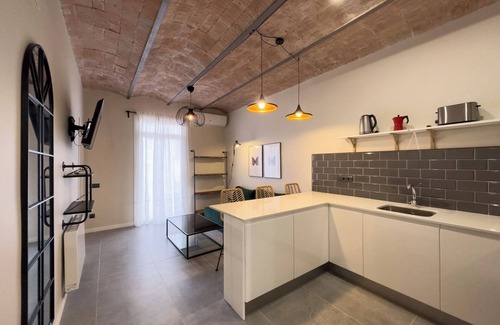 Hostafrancs Apartment | Hostafrancs 2h - Two Bedroom Apartment, Sleeps 3