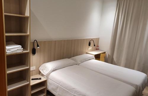 La Maternitat i Sant Ramon House | Hostal BESTPRICE Barcelona Stadium