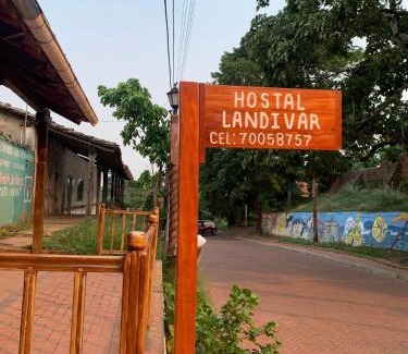 Buena Vista House | Hostal Landivar - A media cuadra de la plaza