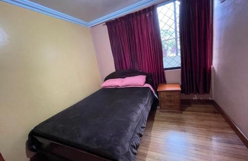 La Mariscal House | Hostal Taxo Yura