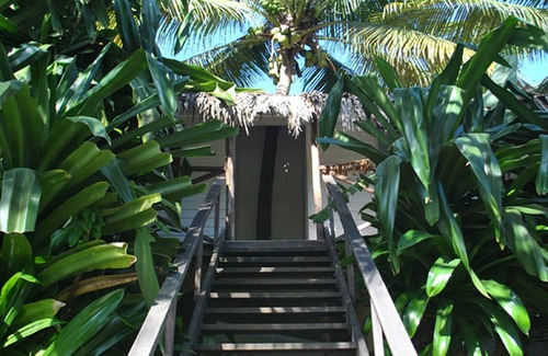 ProCab Apartment | Hostel room with shared bathroom on tropical lagoon