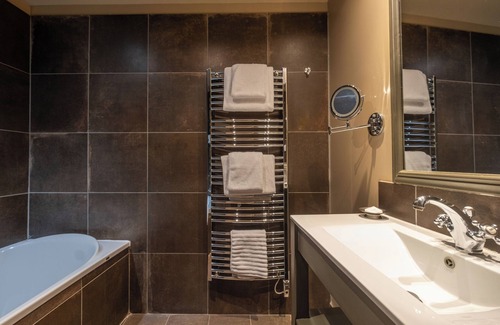 Beaugency Hotel | Hostellerie de l'Écu de Bretagne