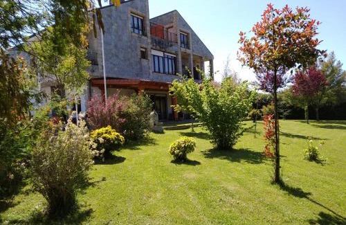 Sobremazas Bed & Breakfast | Hosteria La Moraleja
