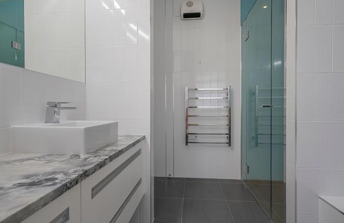 Whitianga House | Hosts on the Coast Boost Morale on the Canal