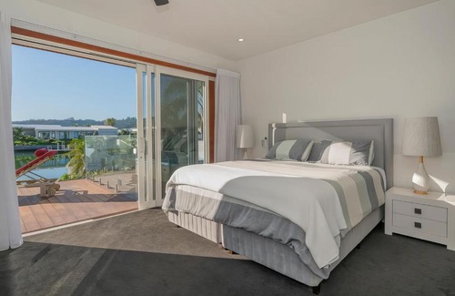 Whitianga House | Hosts on the Coast Boost Morale on the Canal