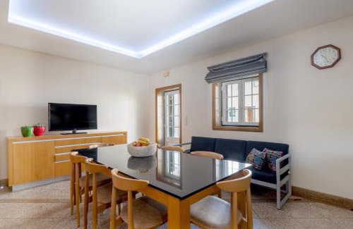 Paredes Apartment | HostWise - Modern Villa & Shared Pool in Paredes