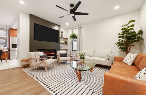 Mount Washington House | ★ HostWise Stays ★ Hot Tub, great outdoor area, off-street parking, more!