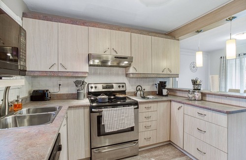 Sudbury House | Hot Tub Haven w/King Bed + More