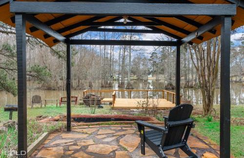 Shreveport House | Hot Tub, Log Cabin, Lake Front, Fireplace