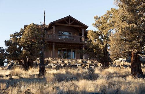 Redmond House | Hot-Tub - Modern 5BDR Family Retreat - Sleeps 11