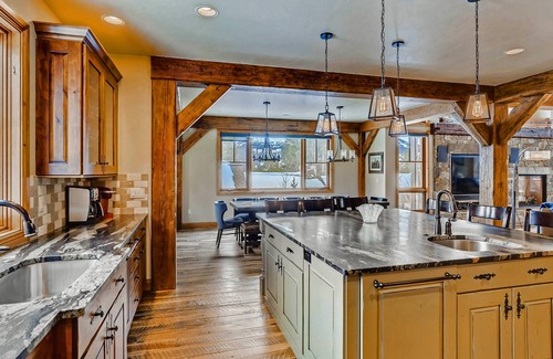 Warrior's Mark West House | Hot Tub + Mtn Views - Wandering Moose