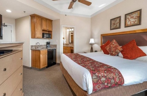Tahoe Village Hotel | Hot Tub Nights & Arcade Days in a Villa Made for Family Fun l 2 Rooms w/Kitchen