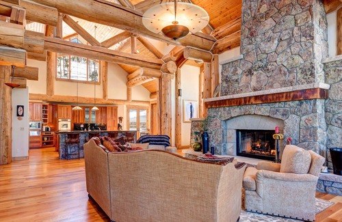 Historic District House | Hot Tub + Ski Shuttle - Point View Place